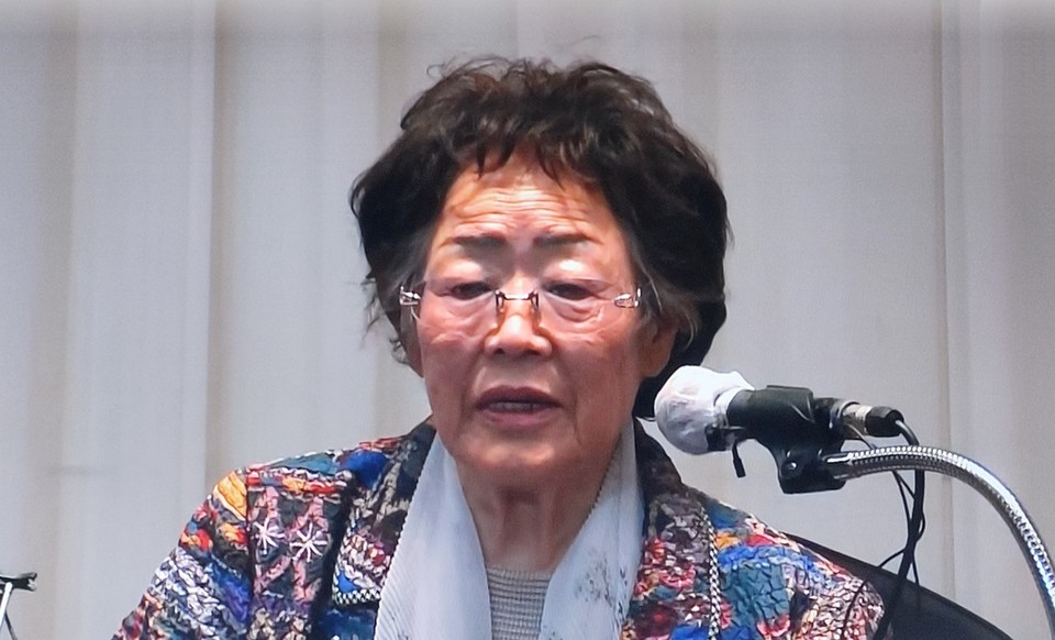 위안부 피해자 이용수 할머니가 25일 오후 대구 수성구 인터불고호텔에서 기자회견을 하고 있다. [사진=염재덕]