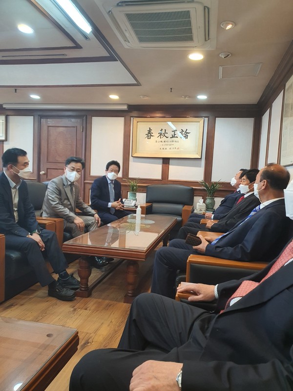 부산시재향경우회장, 부산일보사장 접견 간담회