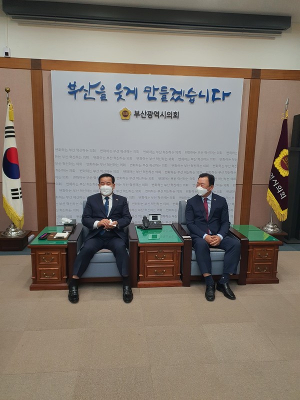 김상근 부산시재향경우회장과 신상해 부산시의회의장 간담회