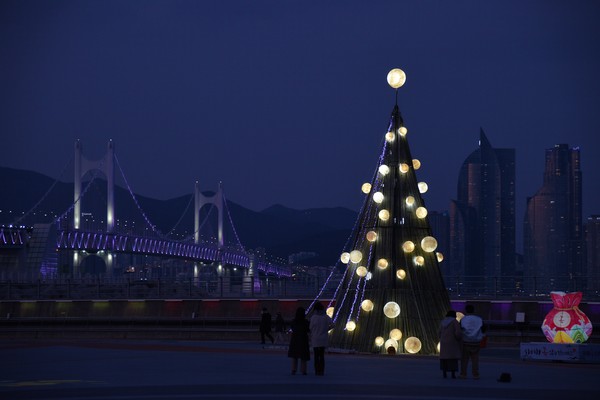 부산 남구, “정월대보름축제” 친환경적이고 안전한 대형LED달집으로 불밝혀(사진=남구청)