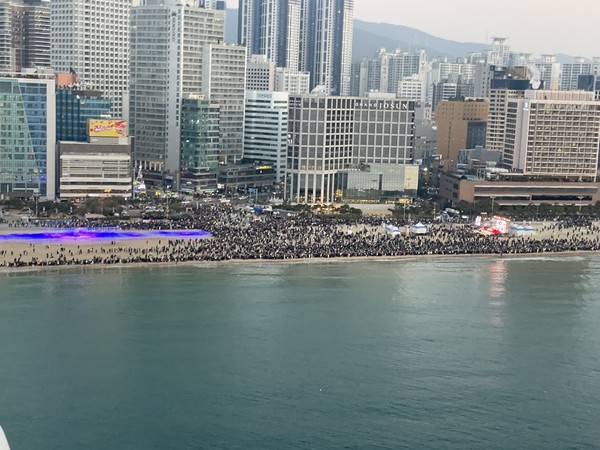 광안리해수욕장 해맞이 인파 전경