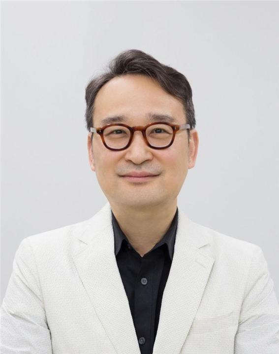 강필현 부산디자인진흥원장