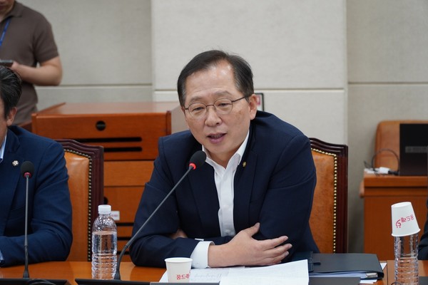 국민의힘 조승환 의원이 5일 국회 행정안전위원회 전체회의에서 발언하고 있다.