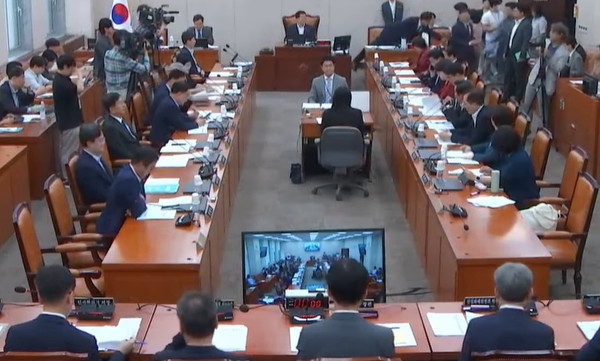 국회행정안전위원회 전체회의