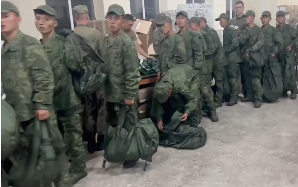 우크라이나 러시아 전쟁에 파병된 북한군 추정 영상 [사진=SPRAVDI 페이스북]