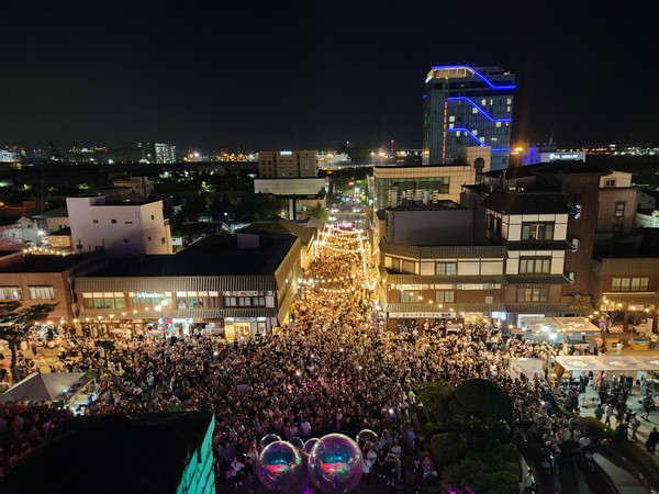 인천 중구 개항장 문화지구 일뤈에서 2025년 올해 첫 ‘인천 개항장 국가유산 야행’를 진행하고 있다.
