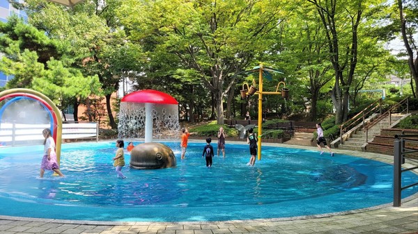 인천시 중구 ‘율목공원 물놀이장’이 주민들을 맞이할 준비를 마치고 오는 7월 16일 개장한다.(사진-인천중구청)