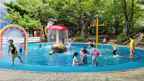 인천시 중구 ‘율목공원 물놀이장’ (7월 16일 개장)