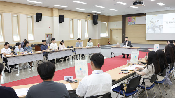 인천광역시 중구 공직자 혁신모임인 ‘혁신 새. 글. 인. 2기 역량 강화 워크숍'을 개최하고 있다.