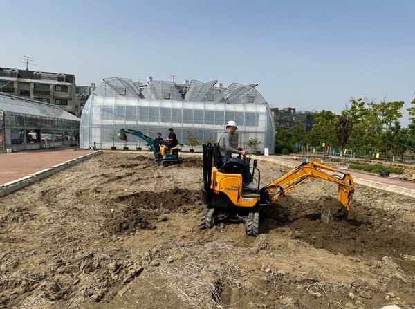 농업인의 농기계 안전사고 예방과 기계 조작 능력 향상을 위해 ‘2025년 하반기 농기계 이용 안전교육’을 실시하고 있다.