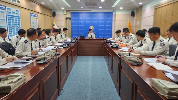 강원특별자치도 소방본부(본부장 오승훈)는 화재취약시기인 겨울철을 맞아 11월부터 내년 2월까지 도민의 안전한 겨울나기를 위한 겨울철 화재예방대책을 집중 추진한다고 밝혔다.(강원소방본부 제공)