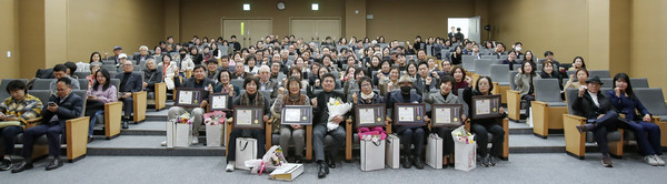 2025년 한 해 동안 지역발전과 복리증진에 힘쓰며 인천 중구를 빛낸 구민 등 156명이 표창의 영예를 안았다.