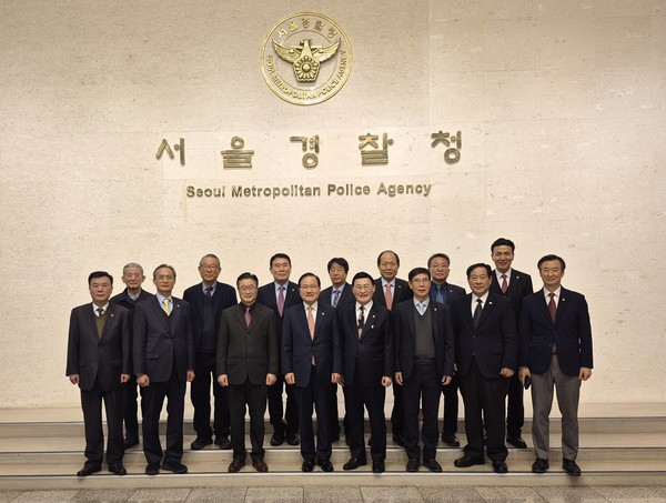 서울특별시재향경우회 26년 3월 이사회 참석자 기념 촬영