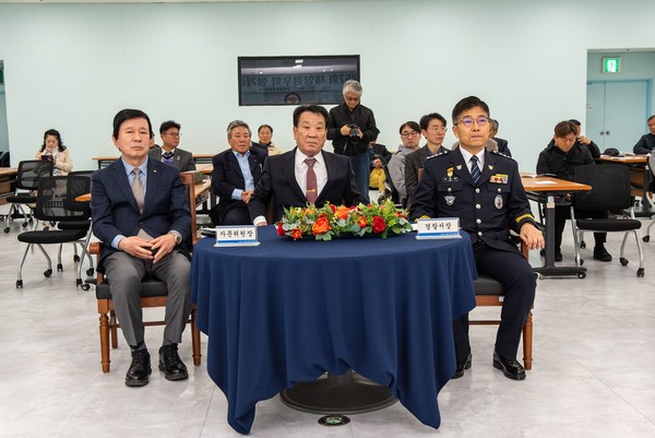 인천중부재향경우회 제57차 정기총회 광경(윈쪽 박봉주 자문위원장, 가운데 박종규 회장, 김희종 인천중부경찰서장) 