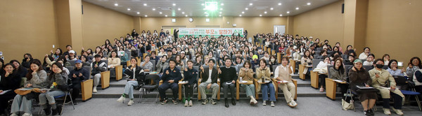 인천시 중구가 아들 교육 전문가 최민준 자라다 남아미술연구소 소장을 초빙해 ‘2026 중구 인문향연’을 개최했다.